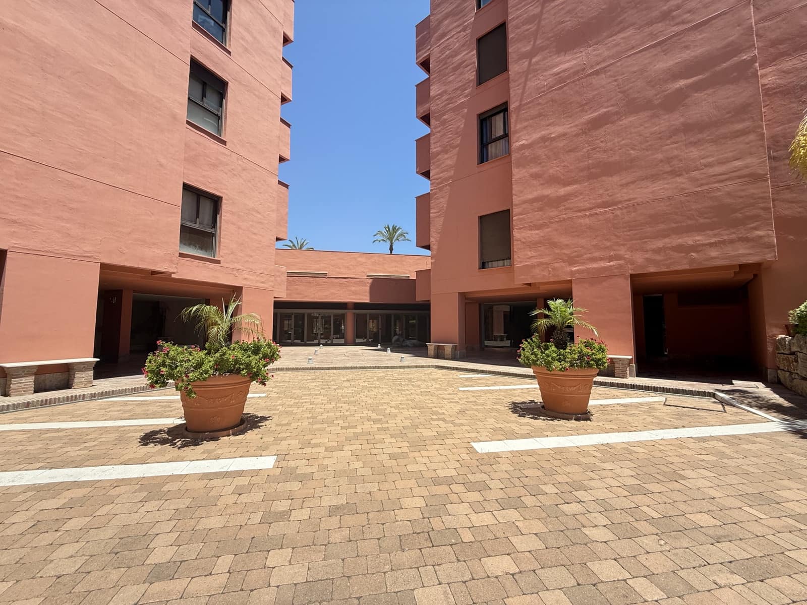 3 bedroom Apartment for sale in Guadalmansa with pool garage - € 630,000 (Ref: 9694656)