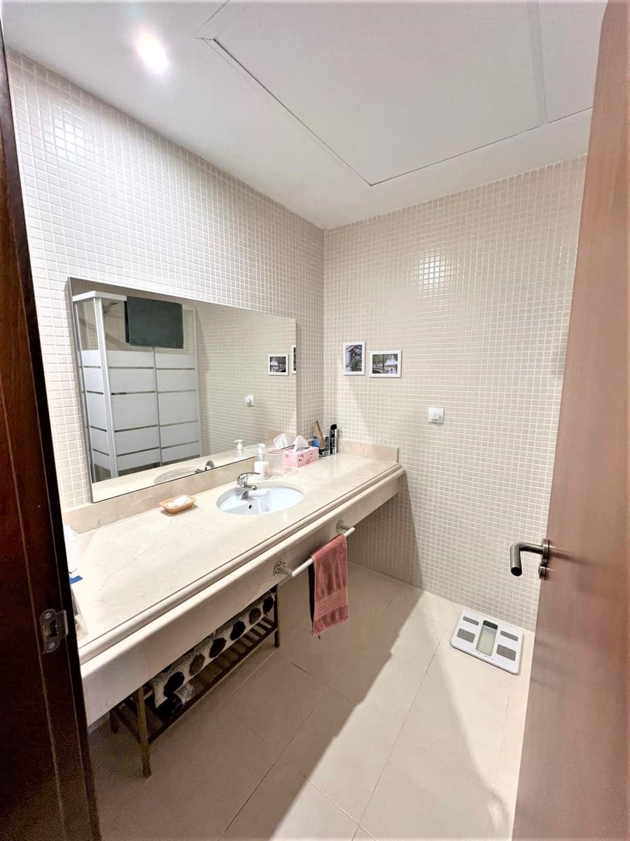 2 bedroom Penthouse for sale in Estepona with pool garage - € 338,000 (Ref: 9700392)