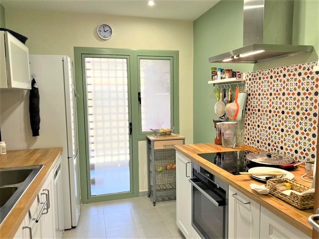 2 quarto Penthouse para venda em Estepona com piscina garagem - 338 000 € (Ref: 9700392)