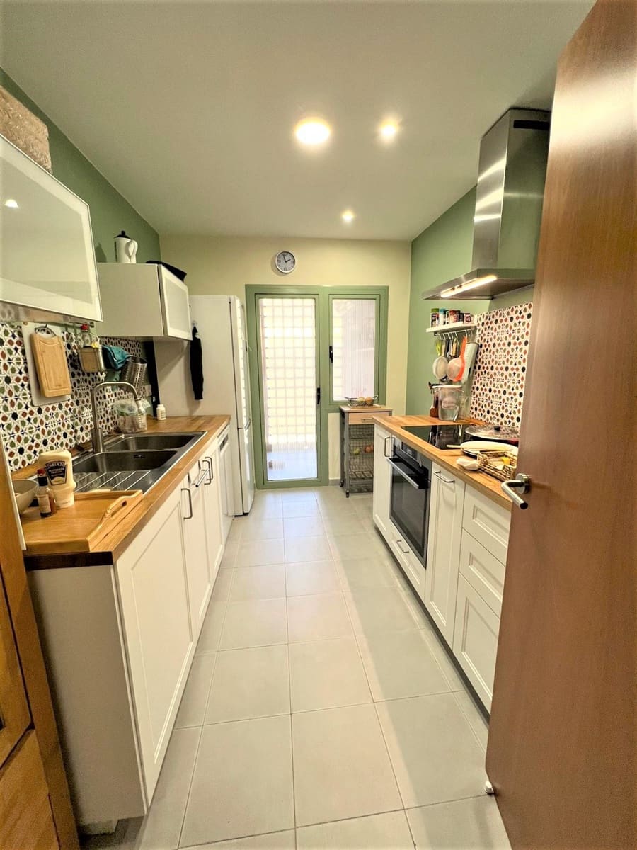 2 slaapkamer Penthouse te koop in Estepona met zwembad garage - € 338.000 (Ref: 9700392)