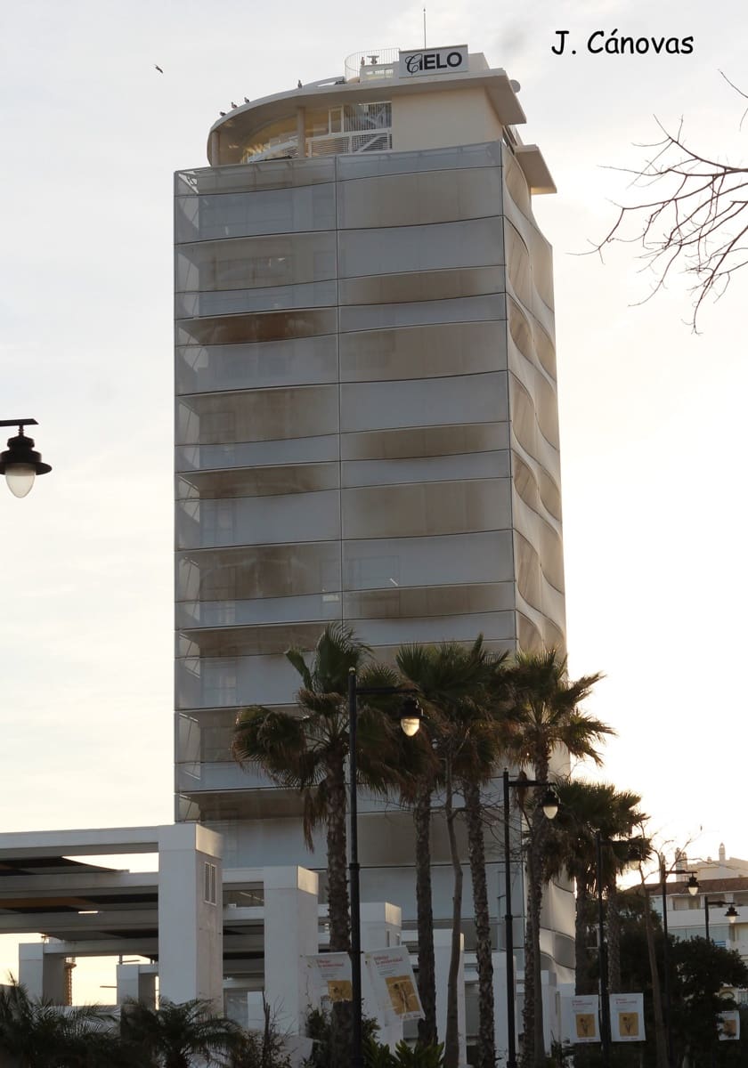 2 slaapkamer Penthouse te koop in Estepona met zwembad garage - € 338.000 (Ref: 9700392)
