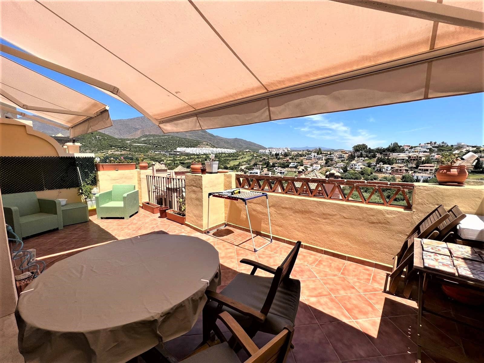 2 slaapkamer Penthouse te koop in Estepona met zwembad garage - € 338.000 (Ref: 9700392)