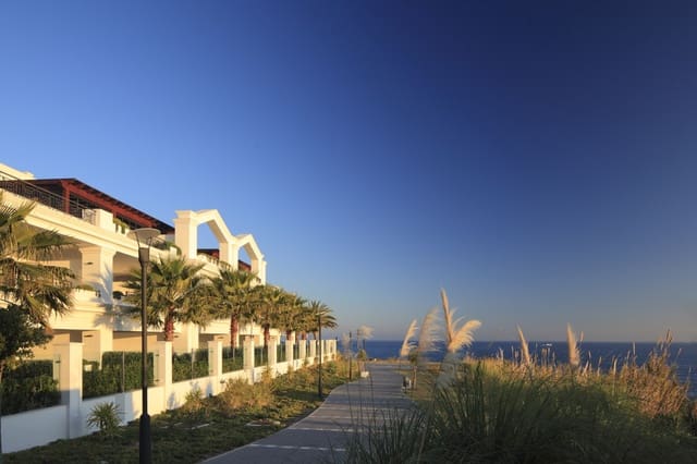 2 quarto Apartamento para venda em Seghers, Estepona com piscina garagem - 1 150 000 € (Ref: 9711050)