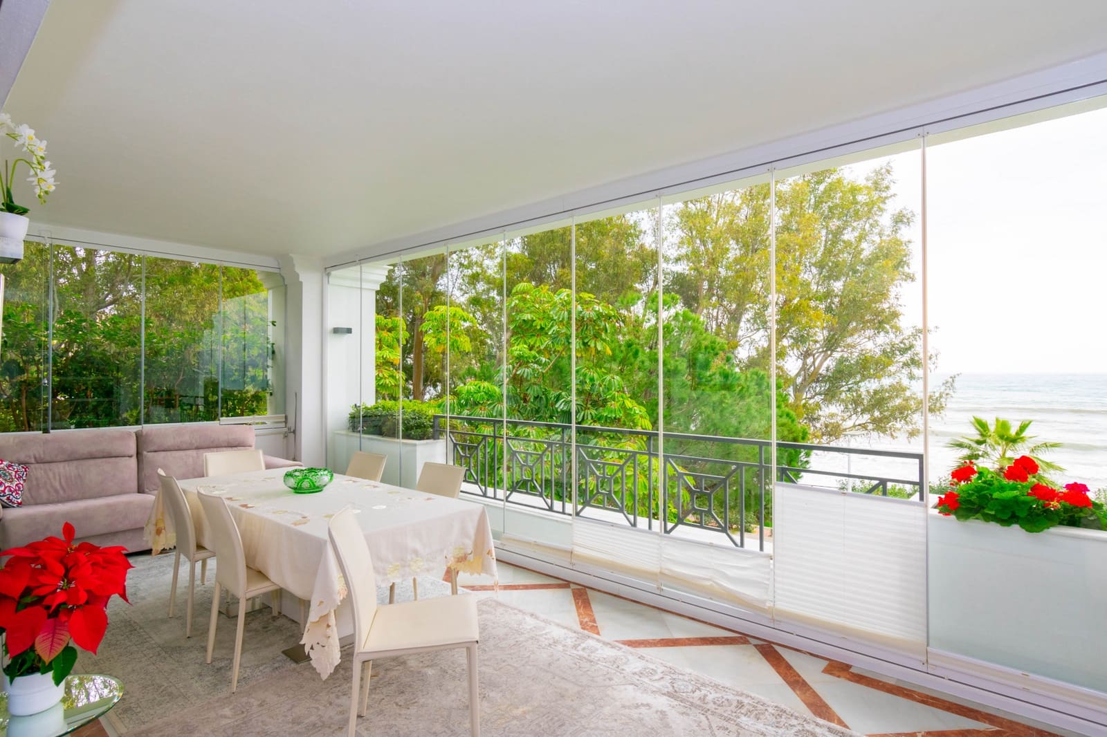 2 bedroom Apartment for sale in Estepona with pool garage - € 1,150,000 (Ref: 9711050)