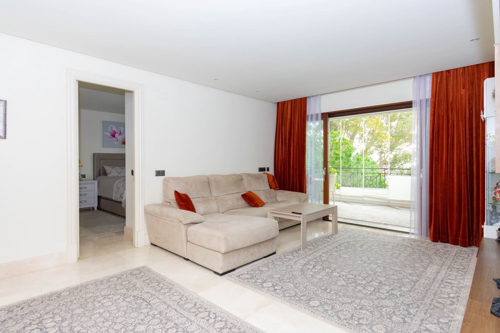 2 soverom Leilighet til salgs i Estepona med svømmebasseng garasje - € 1 150 000 (Ref: 9711050)