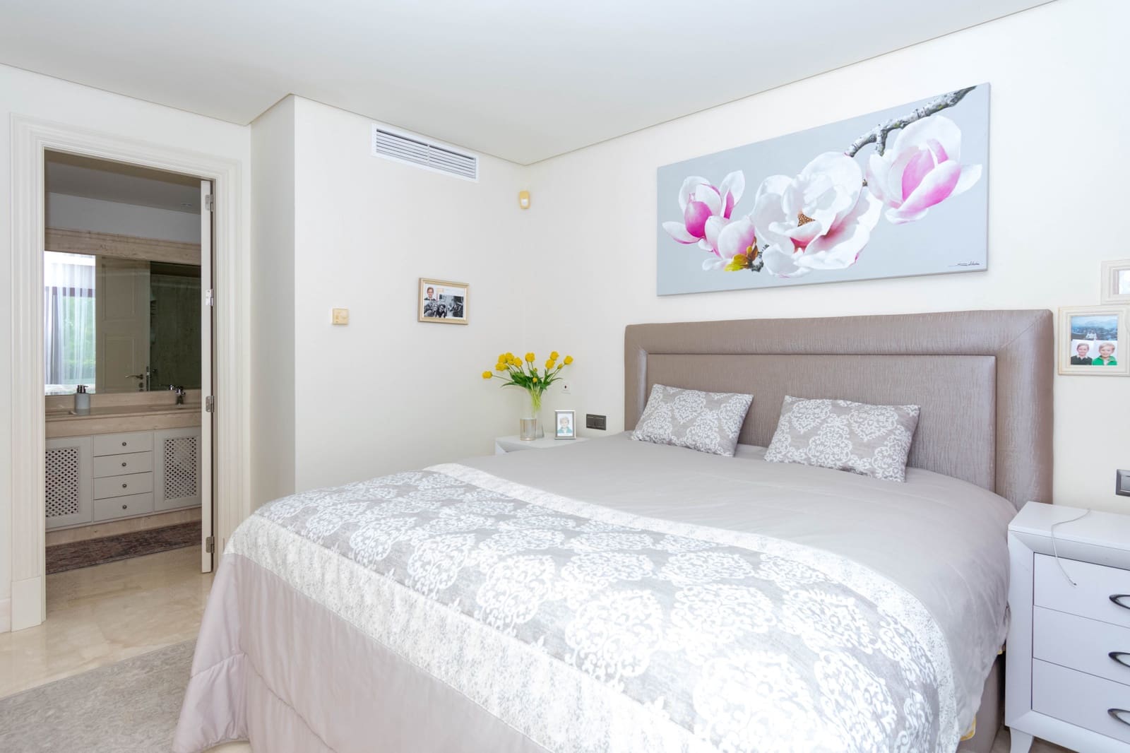 2 soverom Leilighet til salgs i Estepona med svømmebasseng garasje - € 1 150 000 (Ref: 9711050)