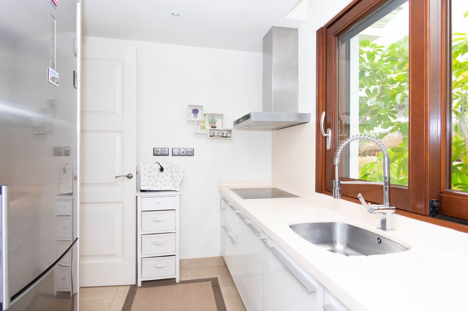 2 soverom Leilighet til salgs i Estepona med svømmebasseng garasje - € 1 150 000 (Ref: 9711050)