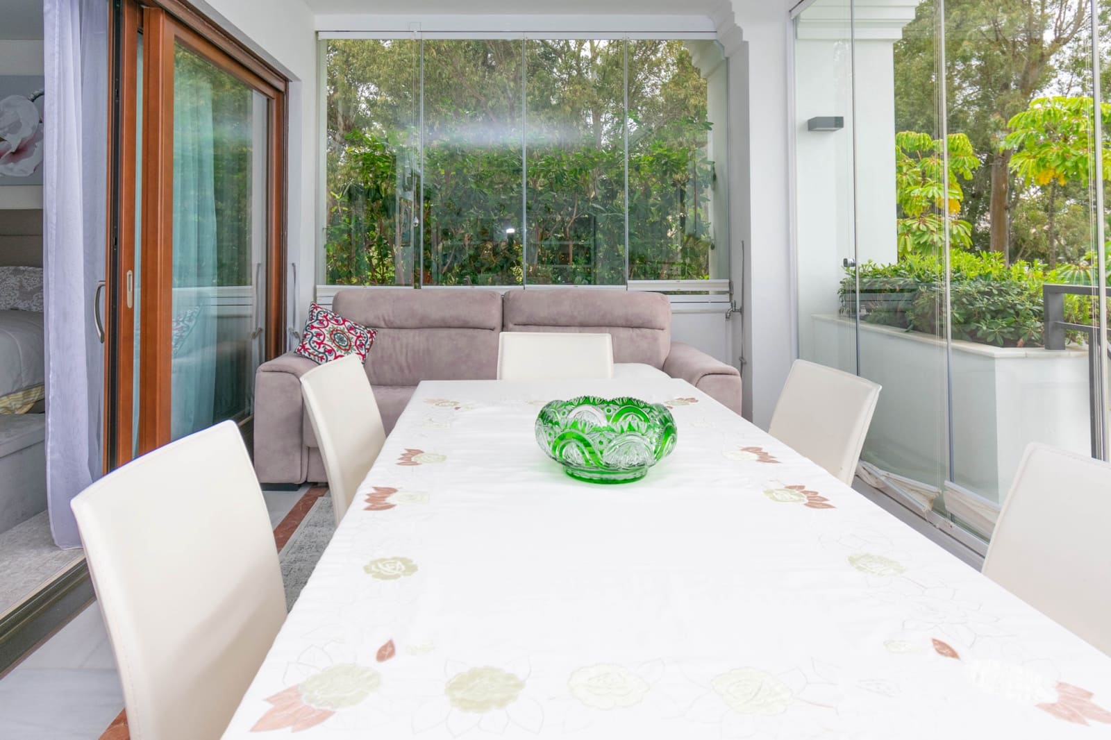 2 soverom Leilighet til salgs i Estepona med svømmebasseng garasje - € 1 150 000 (Ref: 9711050)
