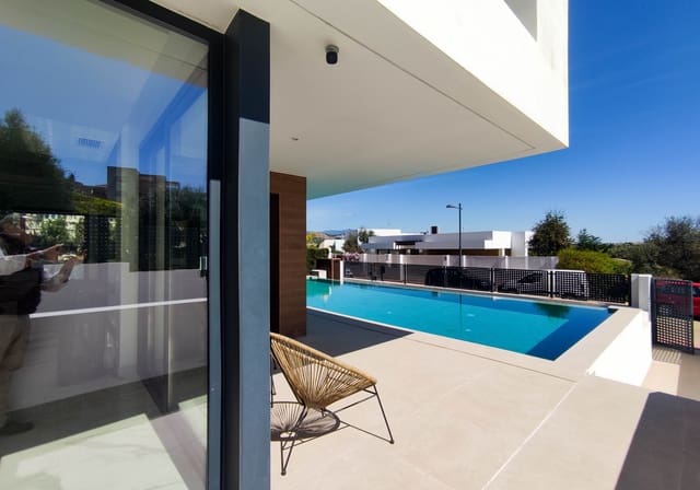 3 chambre Villa/Maison à vendre à Estepona avec piscine garage - 1 440 000 € (Ref: 9721053)