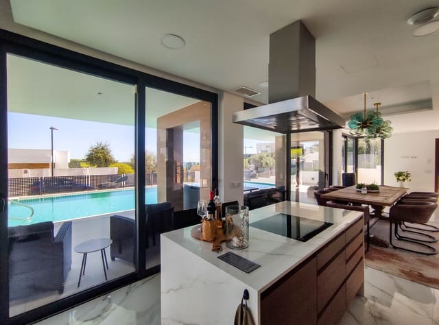3 camera da letto Villa in vendita in Estepona con piscina garage - 1.440.000 € (Rif: 9721053)