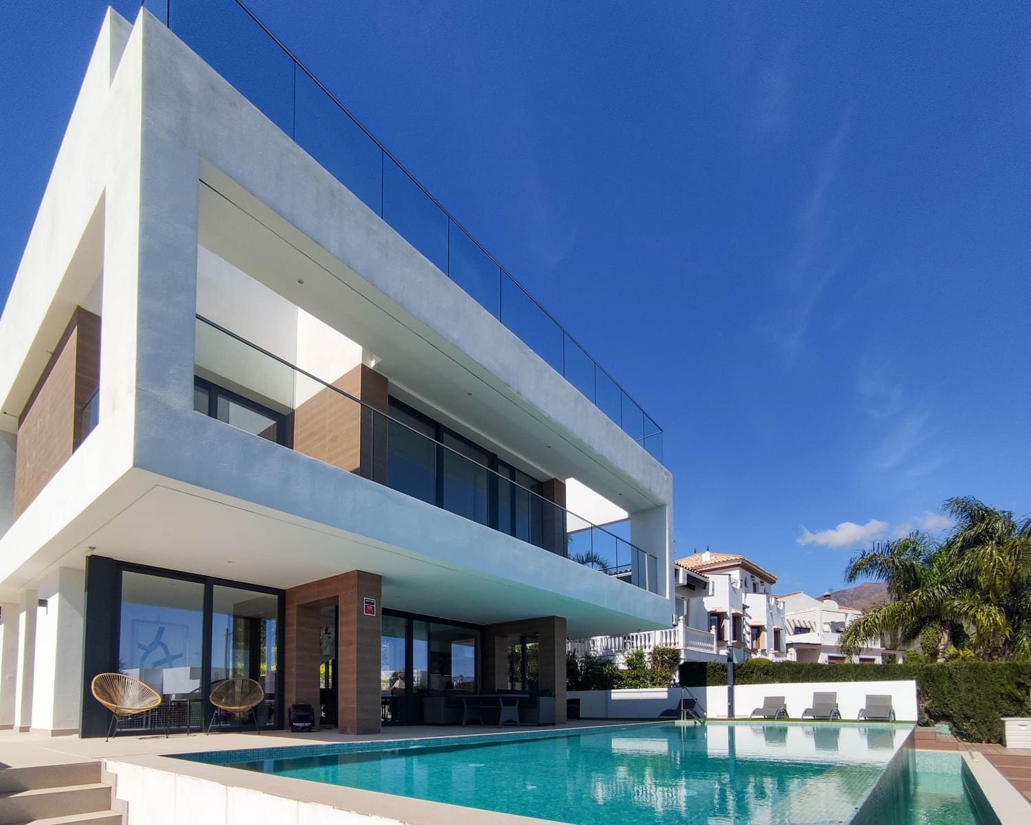 Chalet de 3 habitaciones en Estepona en venta con piscina garaje - 1.440.000 € (Ref: 9721053)