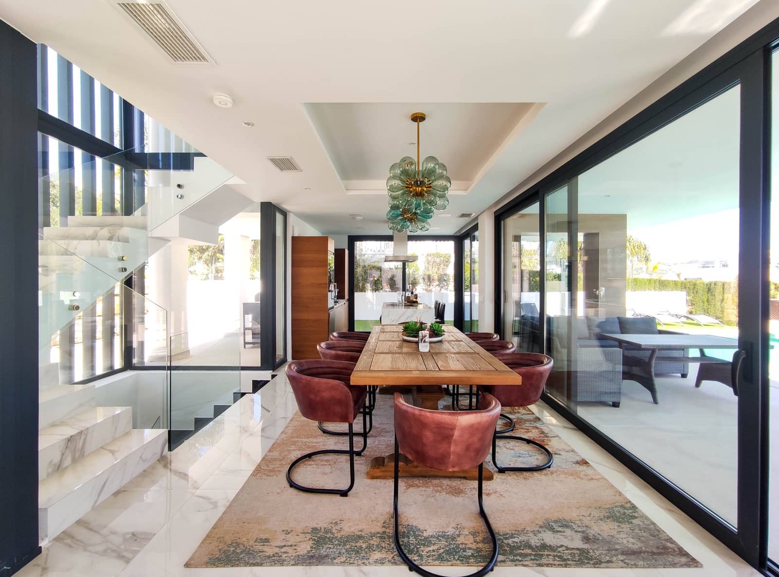Chalet de 3 habitaciones en Estepona en venta con piscina garaje - 1.440.000 € (Ref: 9721053)