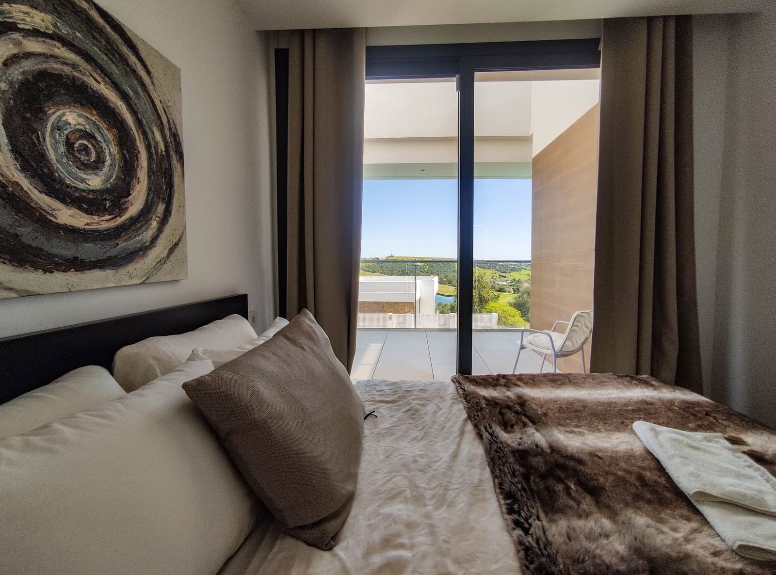 Chalet de 3 habitaciones en Estepona en venta con piscina garaje - 1.440.000 € (Ref: 9721053)