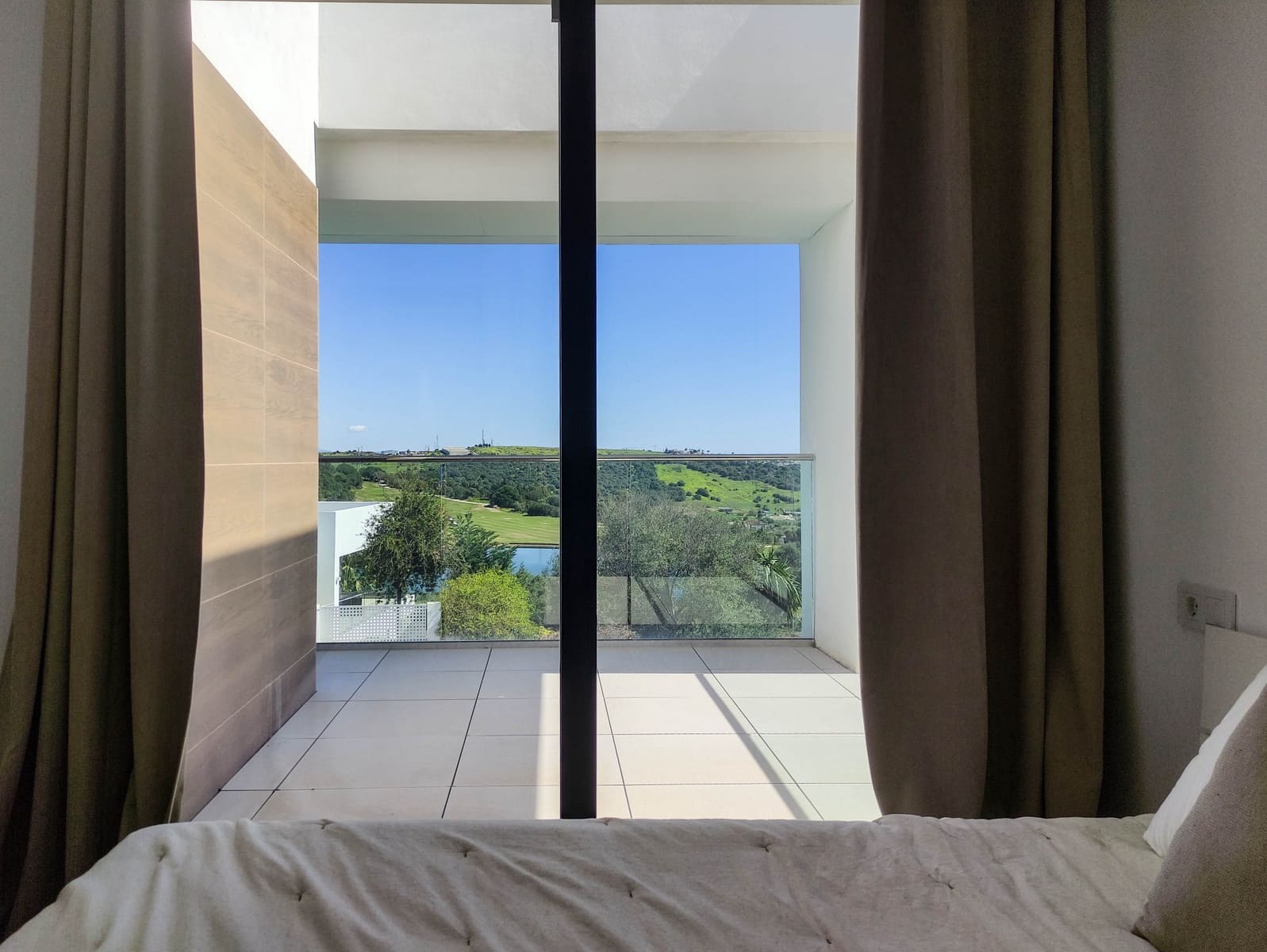 Chalet de 3 habitaciones en Estepona en venta con piscina garaje - 1.440.000 € (Ref: 9721053)