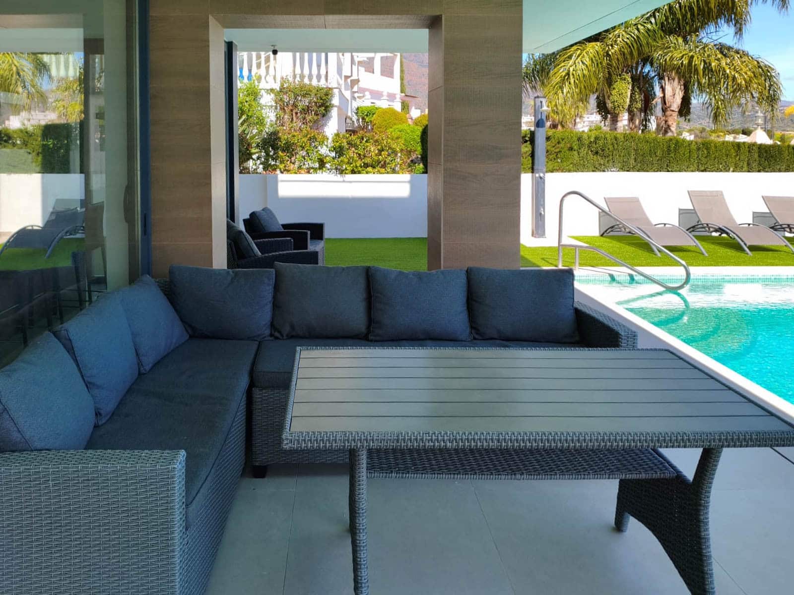 Chalet de 3 habitaciones en Estepona en venta con piscina garaje - 1.440.000 € (Ref: 9721053)