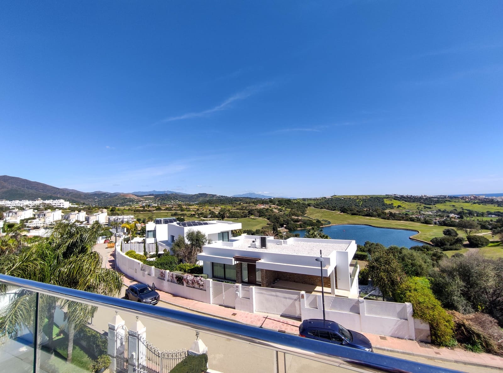 Chalet de 3 habitaciones en Estepona en venta con piscina garaje - 1.440.000 € (Ref: 9721053)