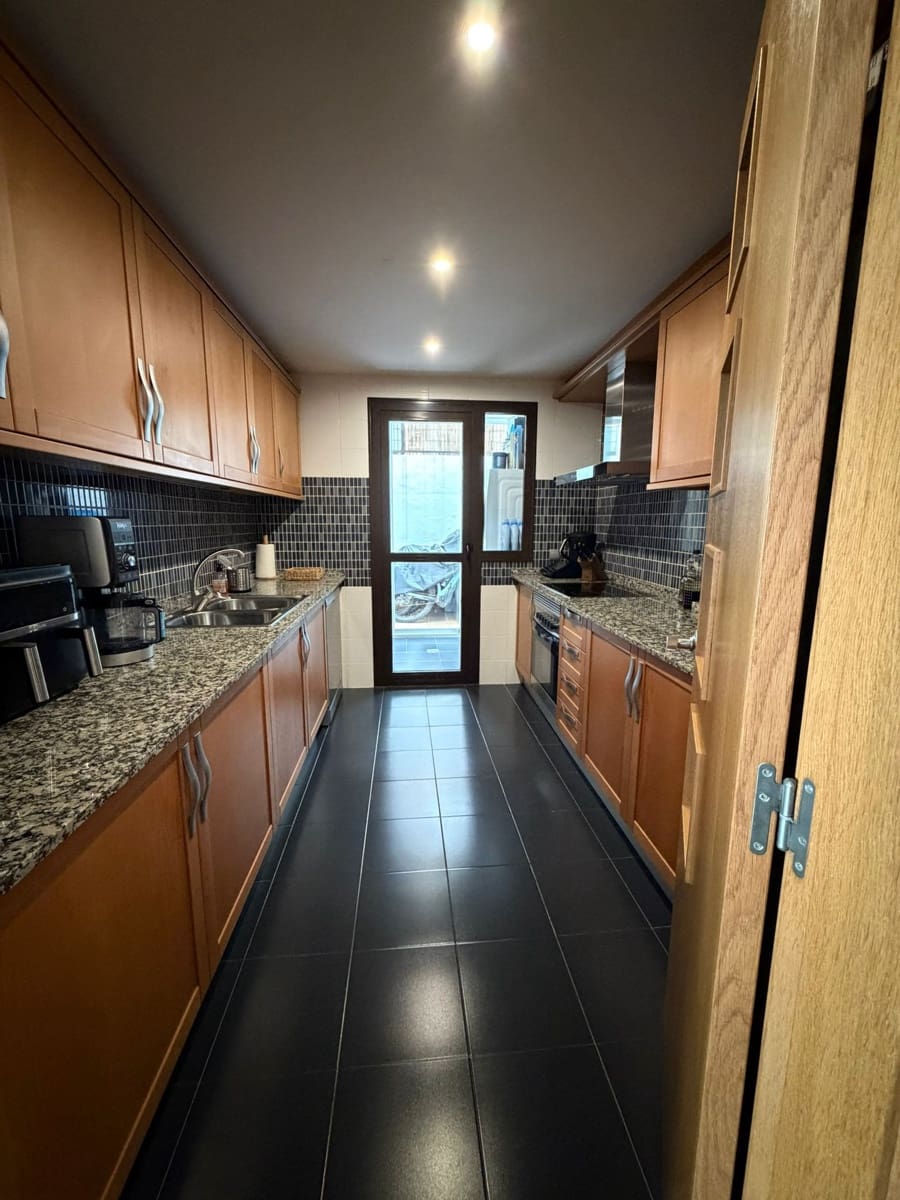 2 bedroom Apartment for sale in Estepona with pool garage - € 380,000 (Ref: 9721054)