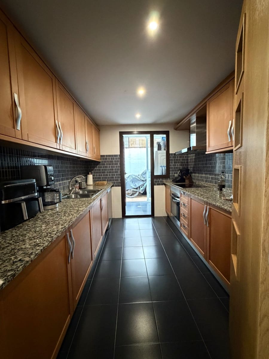 2 bedroom Apartment for sale in Estepona with pool garage - € 380,000 (Ref: 9721054)