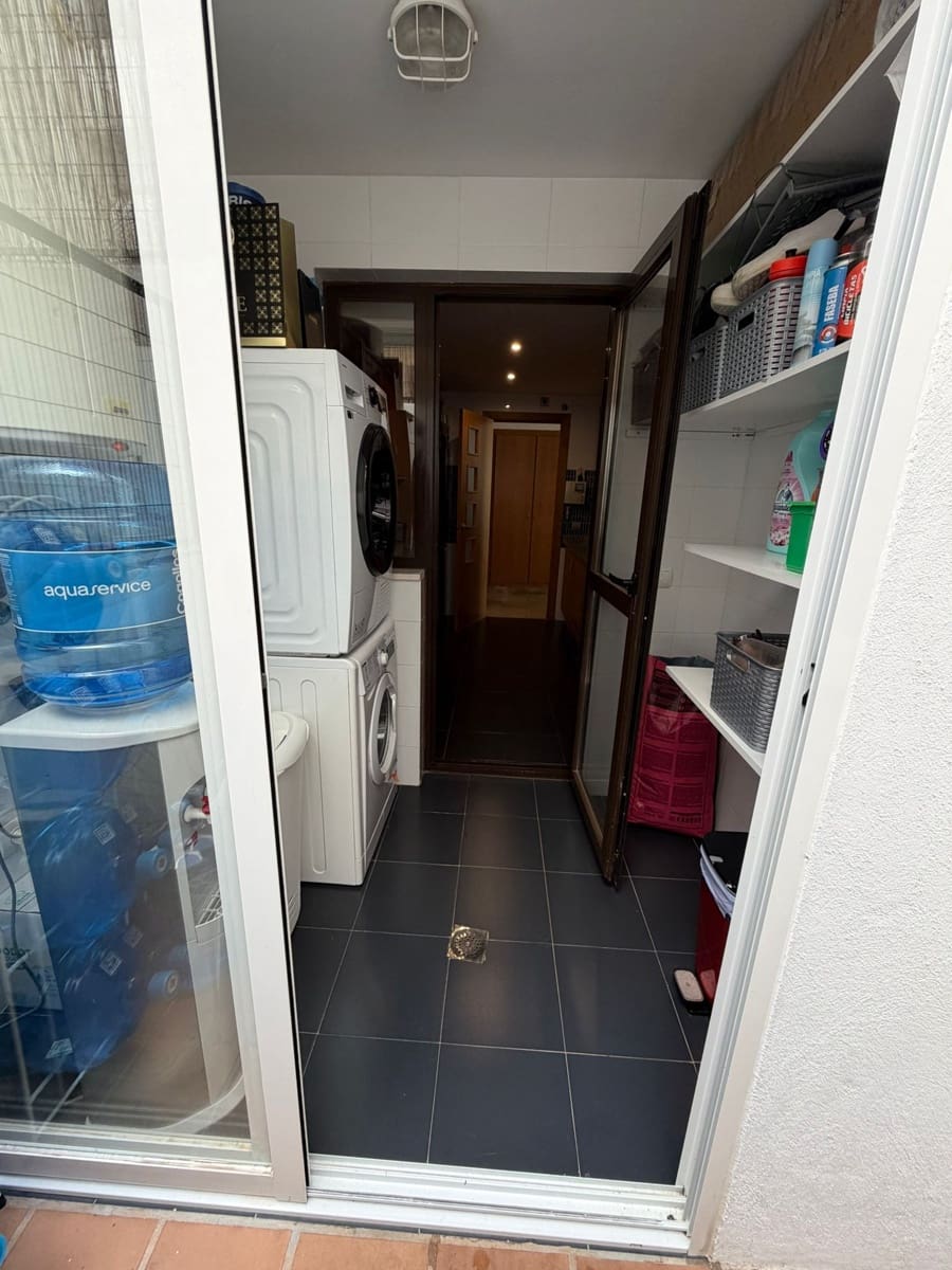 2 bedroom Apartment for sale in Estepona with pool garage - € 380,000 (Ref: 9721054)