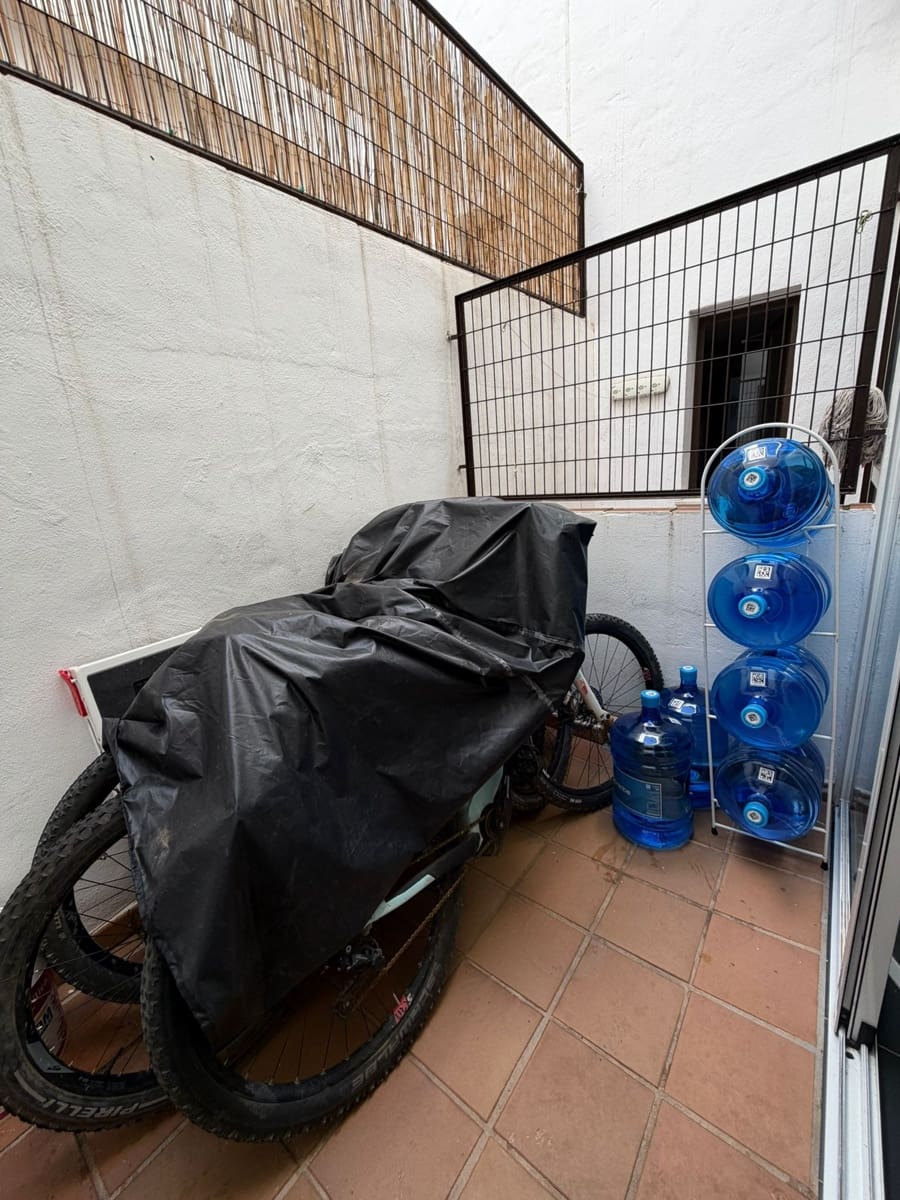 2 bedroom Apartment for sale in Estepona with pool garage - € 380,000 (Ref: 9721054)