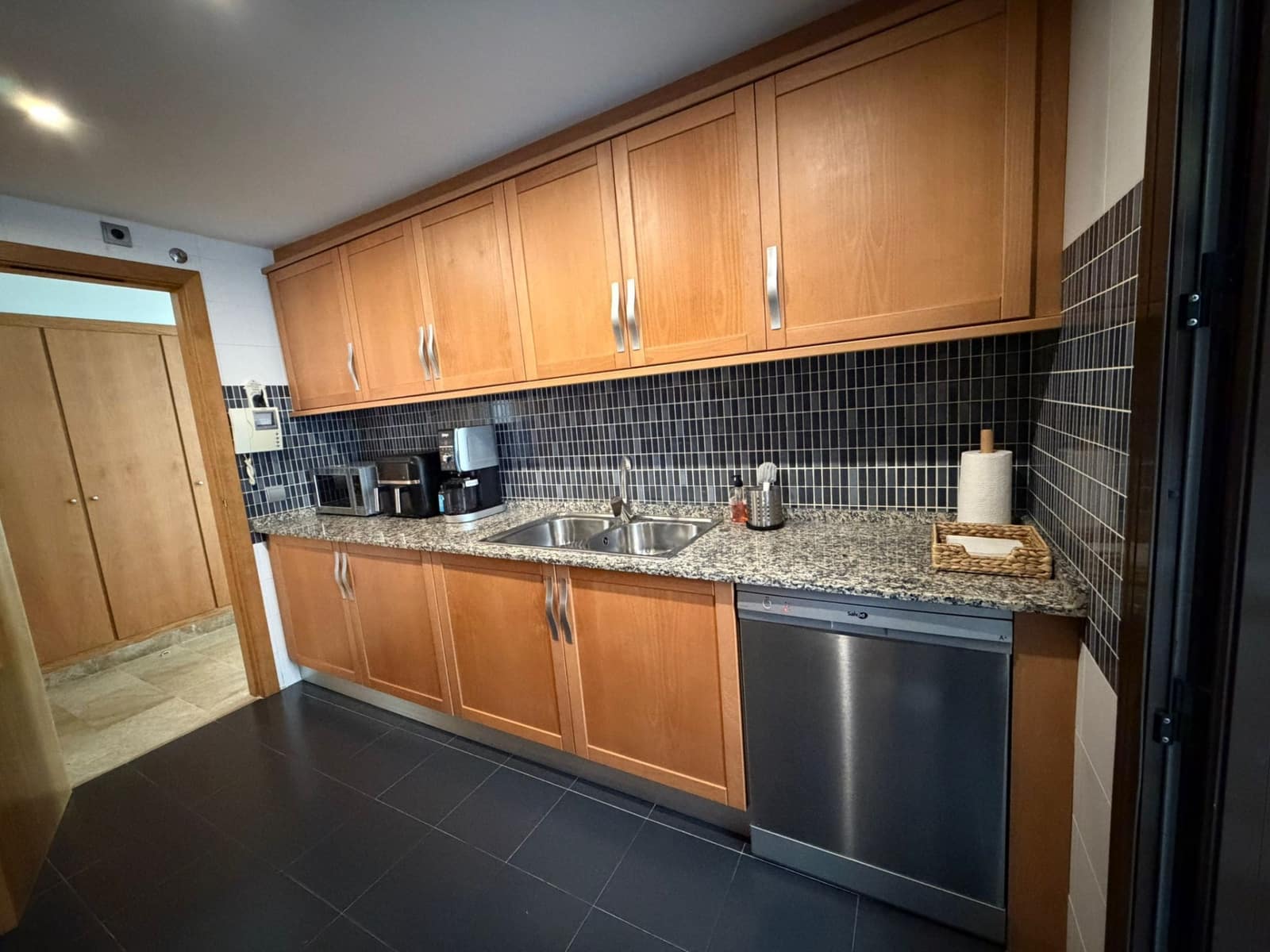 2 bedroom Apartment for sale in Estepona with pool garage - € 380,000 (Ref: 9721054)