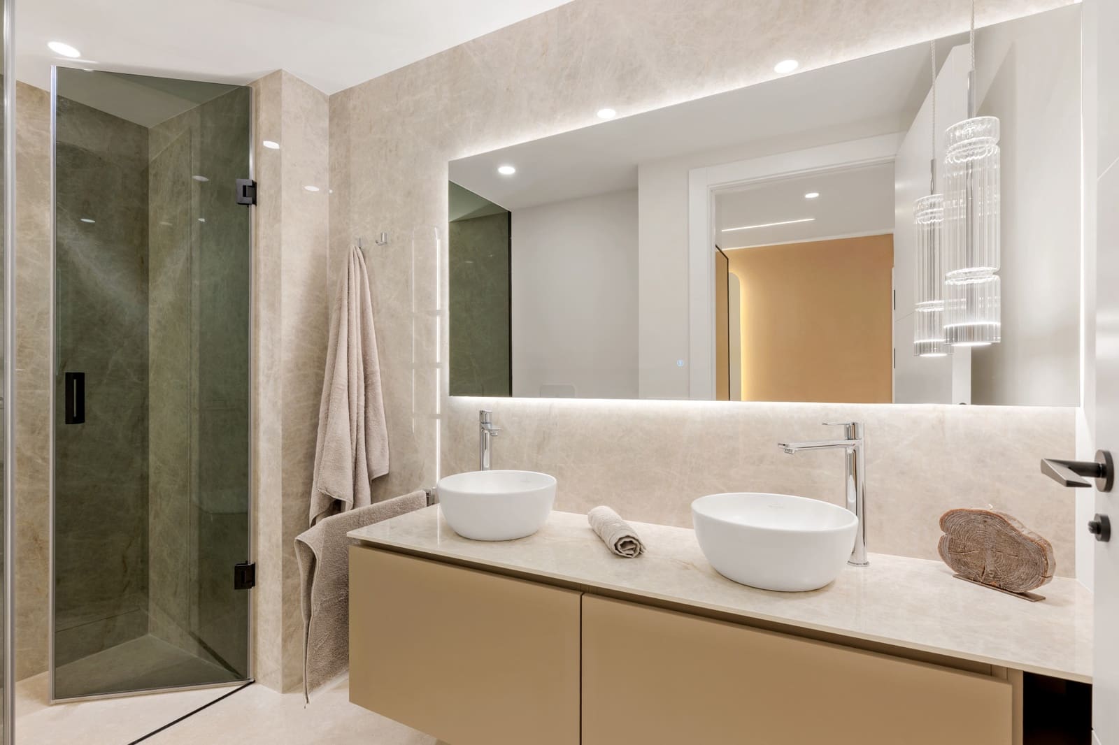 3 bedroom Apartment for sale in Costalita with pool garage - € 1,495,000 (Ref: 9780085)