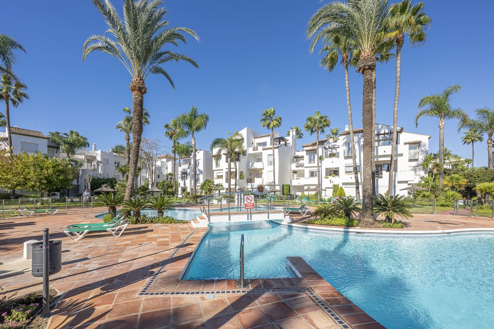 3 bedroom Apartment for sale in Costalita with pool garage - € 1,495,000 (Ref: 9780085)