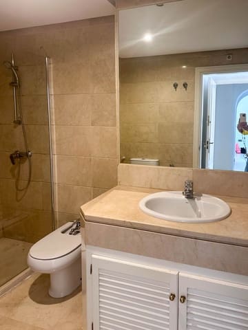 2 bedroom Apartment for sale in Puerto Banus, Marbella with pool garage - € 650,000 (Ref: 9780091)