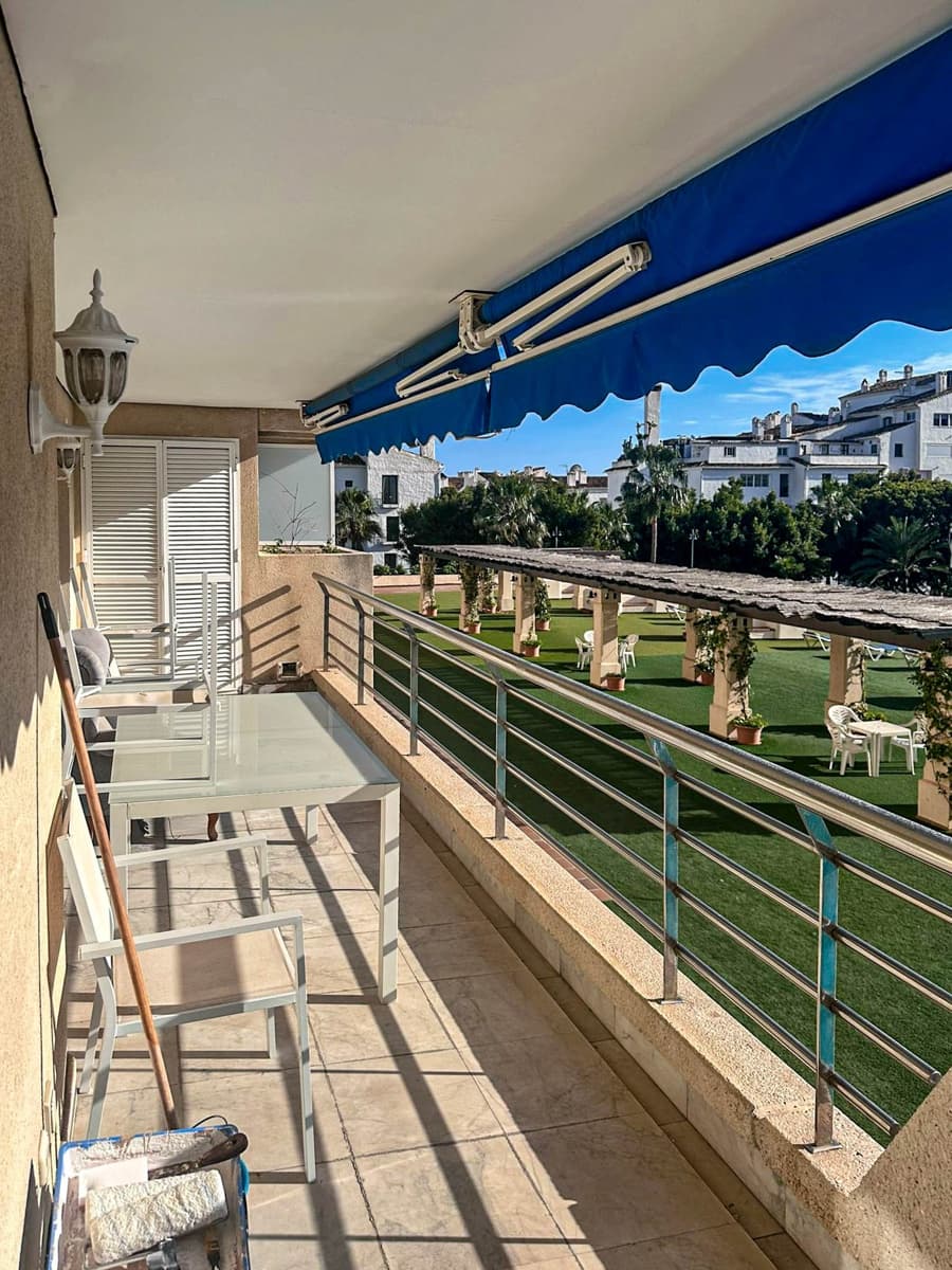 2 bedroom Apartment for sale in Puerto Banus with pool garage - € 650,000 (Ref: 9780091)