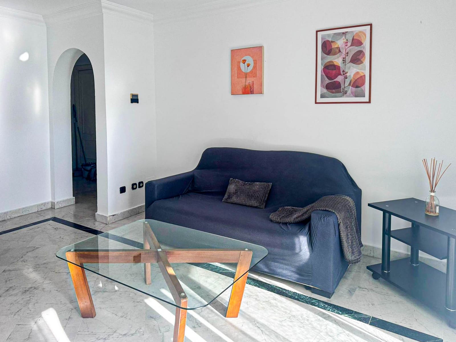 2 bedroom Apartment for sale in Puerto Banus with pool garage - € 650,000 (Ref: 9780091)