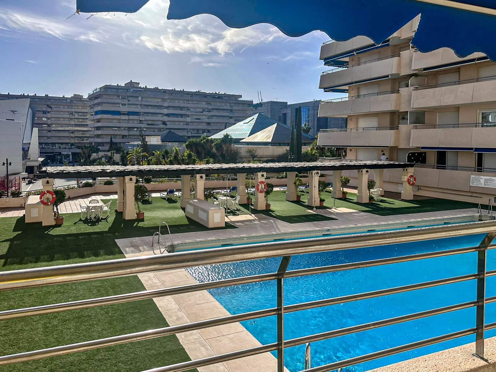 2 bedroom Apartment for sale in Puerto Banus with pool garage - € 650,000 (Ref: 9780091)