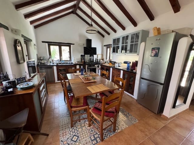 4 sypialnia Finka/Dom wiejski na sprzedaż w Casares z basenem garażem - 775 000 € (Ref: 9796123)