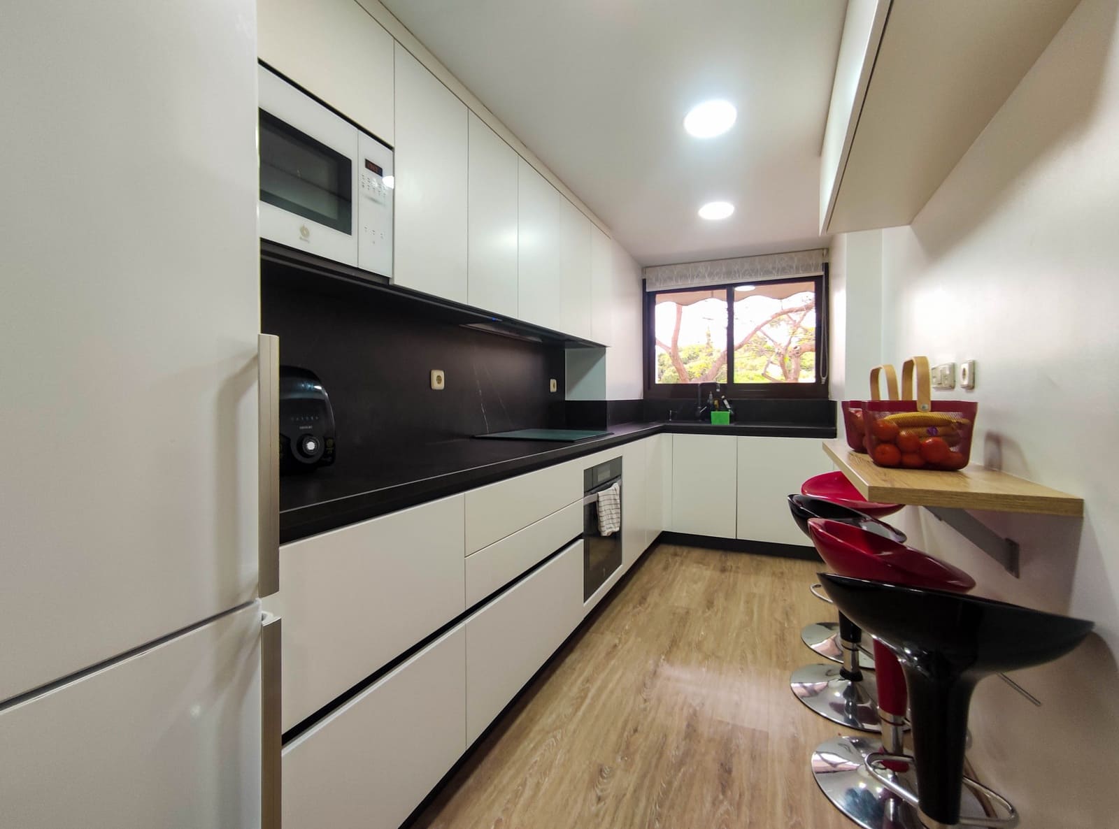 3 quarto Apartamento para venda em Estepona com piscina garagem - 449 000 € (Ref: 9798612)