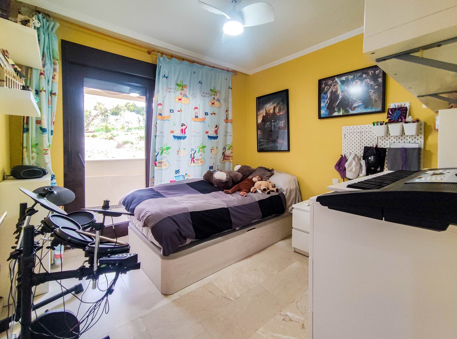 3 quarto Apartamento para venda em Estepona com piscina garagem - 449 000 € (Ref: 9798612)