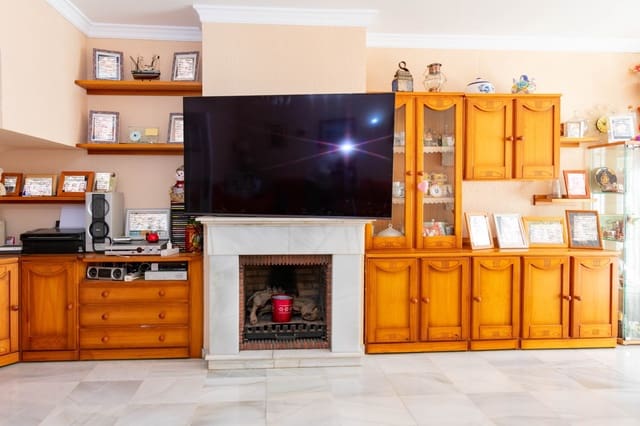 3 soverom Hus til salgs i Nueva Atalaya, Estepona med svømmebasseng garasje - € 449 000 (Ref: 9833204)