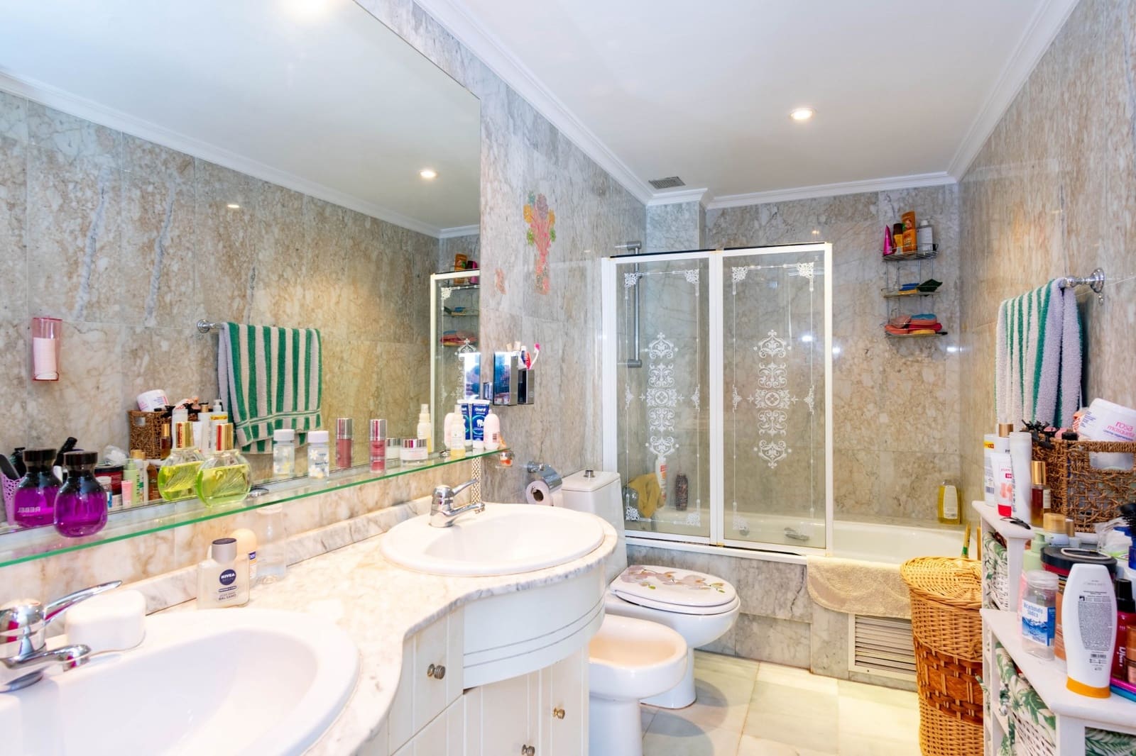Casa de 3 habitaciones en Estepona en venta con piscina garaje - 449.000 € (Ref: 9833204)