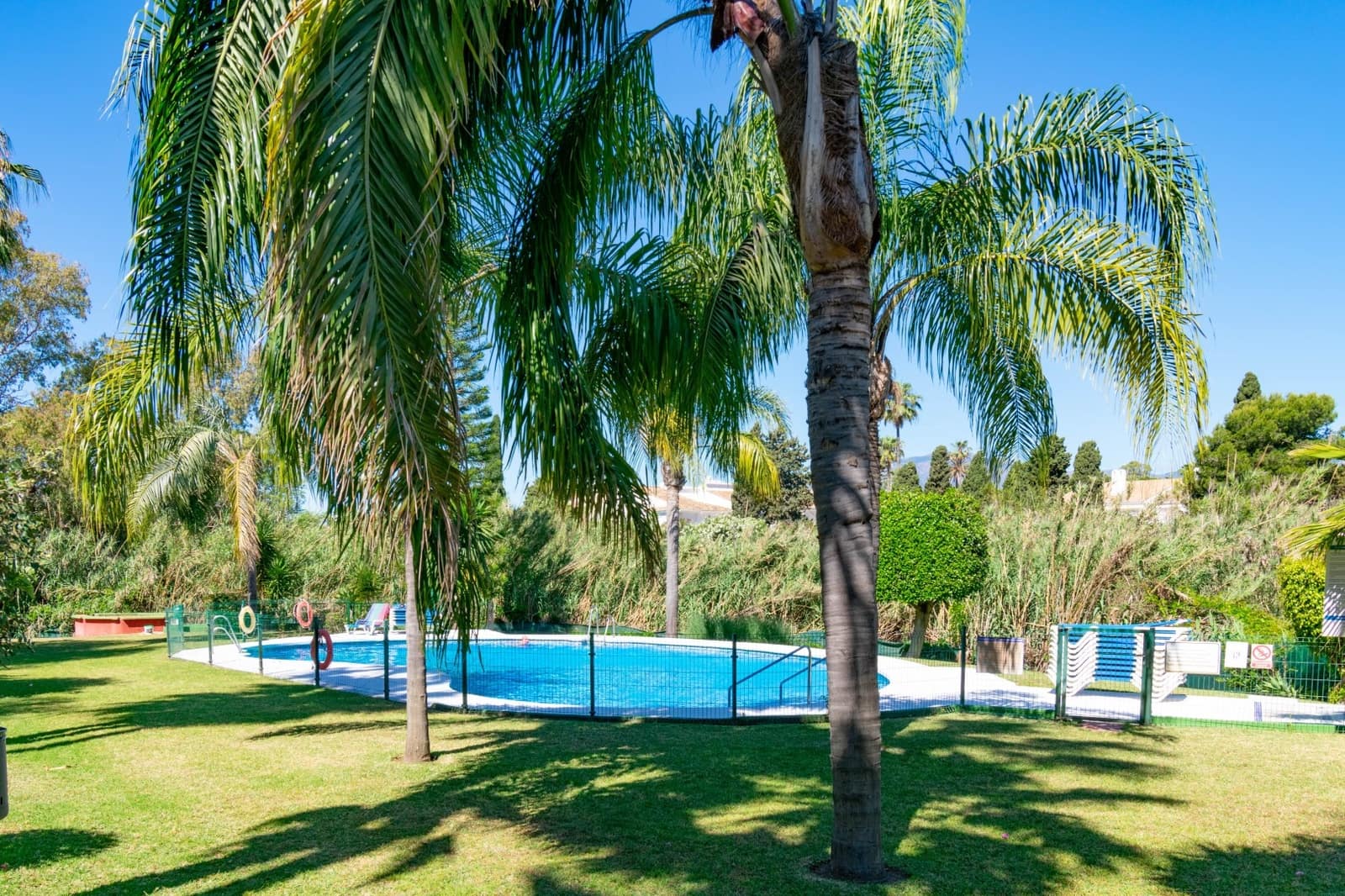 Casa de 3 habitaciones en Estepona en venta con piscina garaje - 449.000 € (Ref: 9833204)