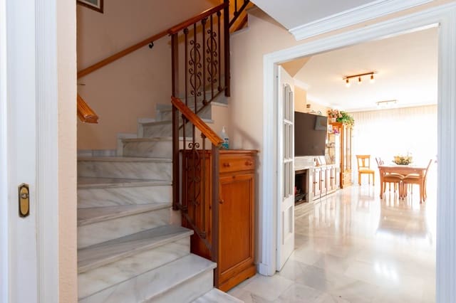 3 sovrum Hus till salu i Nueva Atalaya, Estepona med pool garage - 449 000 € (Ref: 9833204)