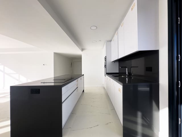 2 soverom Leilighet til salgs i Casares med svømmebasseng garasje - € 505 000 (Ref: 9891616)