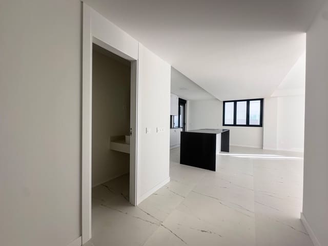 2 soverom Leilighet til salgs i Casares med svømmebasseng garasje - € 505 000 (Ref: 9891616)