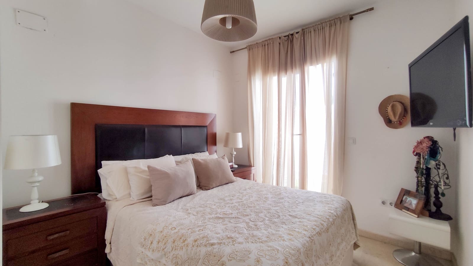 2 bedroom Apartment for sale in Manilva with pool garage - € 250,000 (Ref: 9961921)