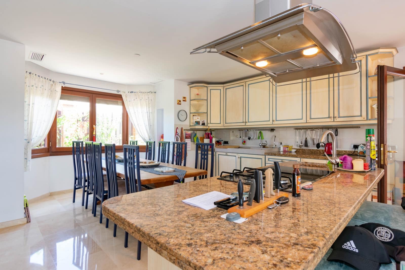 4 sovrum Villa till salu i Estepona med pool garage - 1 500 000 € (Ref: 9998022)
