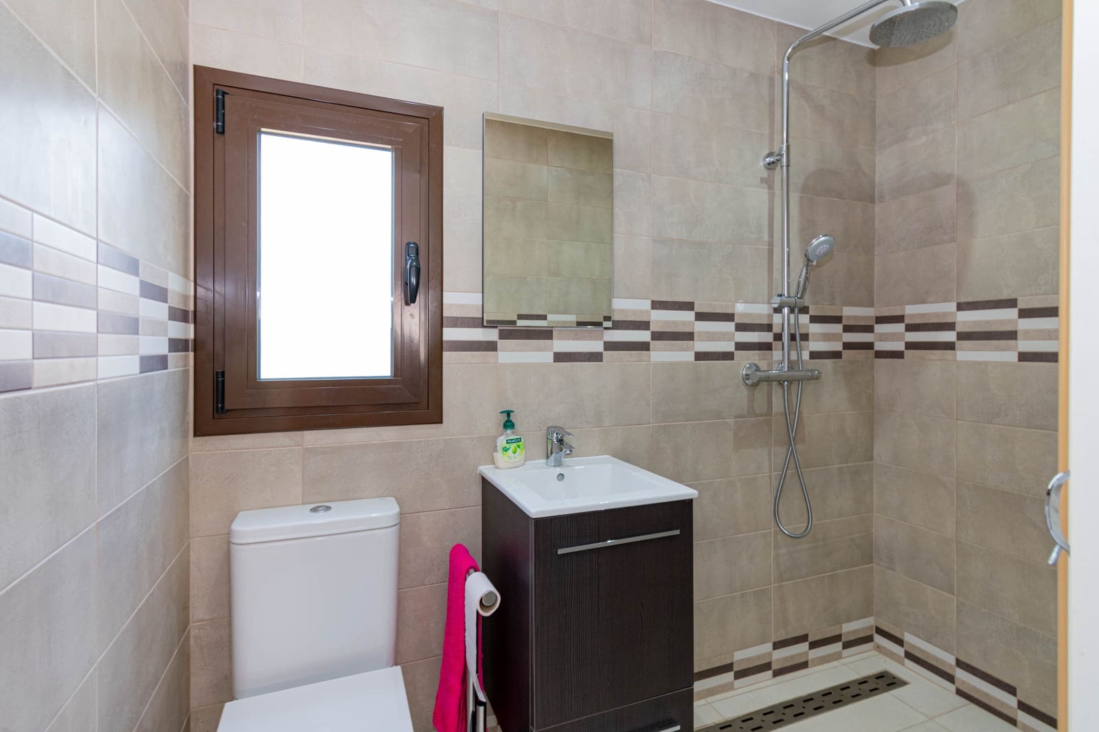 4 sovrum Villa till salu i Estepona med pool garage - 1 500 000 € (Ref: 9998022)