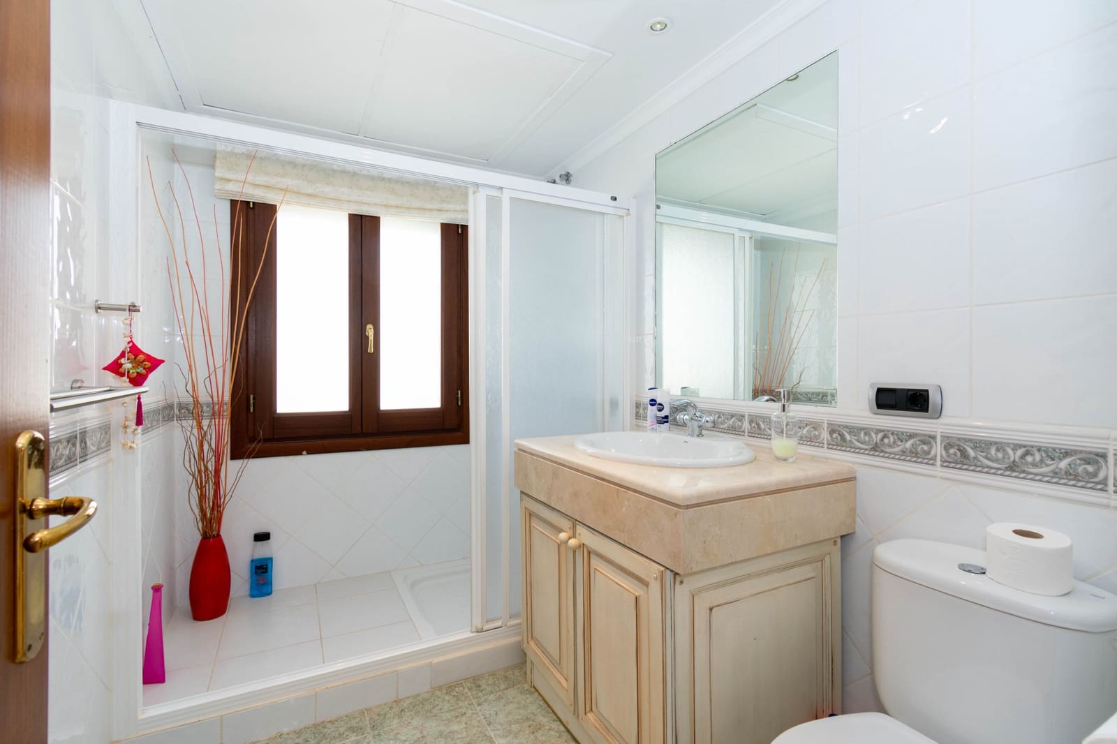 4 sovrum Villa till salu i Estepona med pool garage - 1 500 000 € (Ref: 9998022)