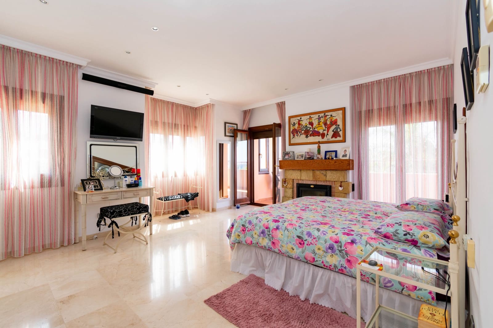 4 sovrum Villa till salu i Estepona med pool garage - 1 500 000 € (Ref: 9998022)