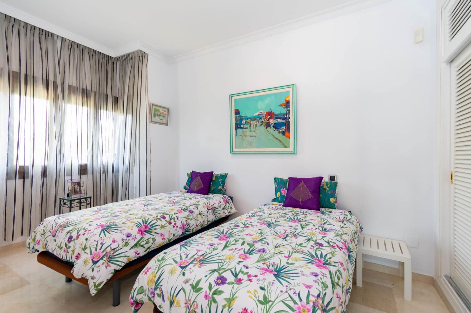 4 sovrum Villa till salu i Estepona med pool garage - 1 500 000 € (Ref: 9998022)