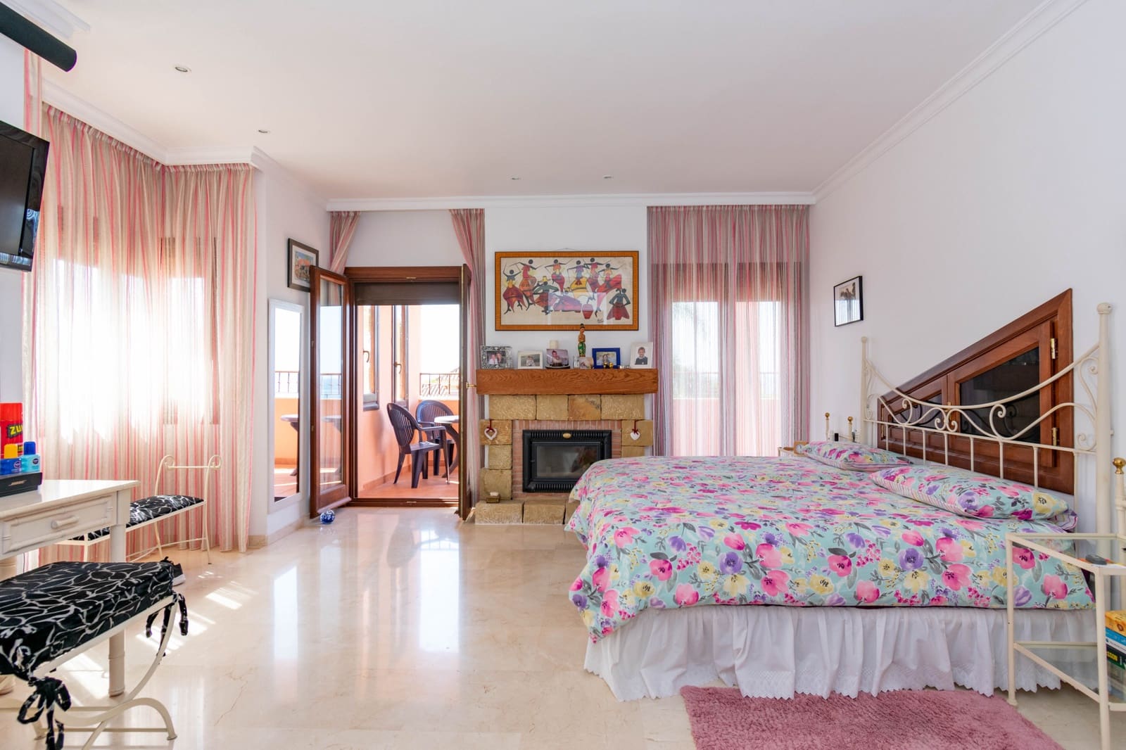 4 sovrum Villa till salu i Estepona med pool garage - 1 500 000 € (Ref: 9998022)