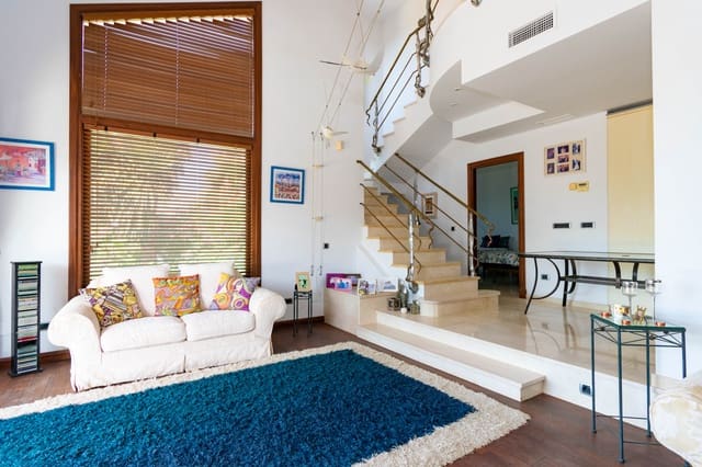 4 sovrum Villa till salu i Seghers, Estepona med pool garage - 1 500 000 € (Ref: 9998022)