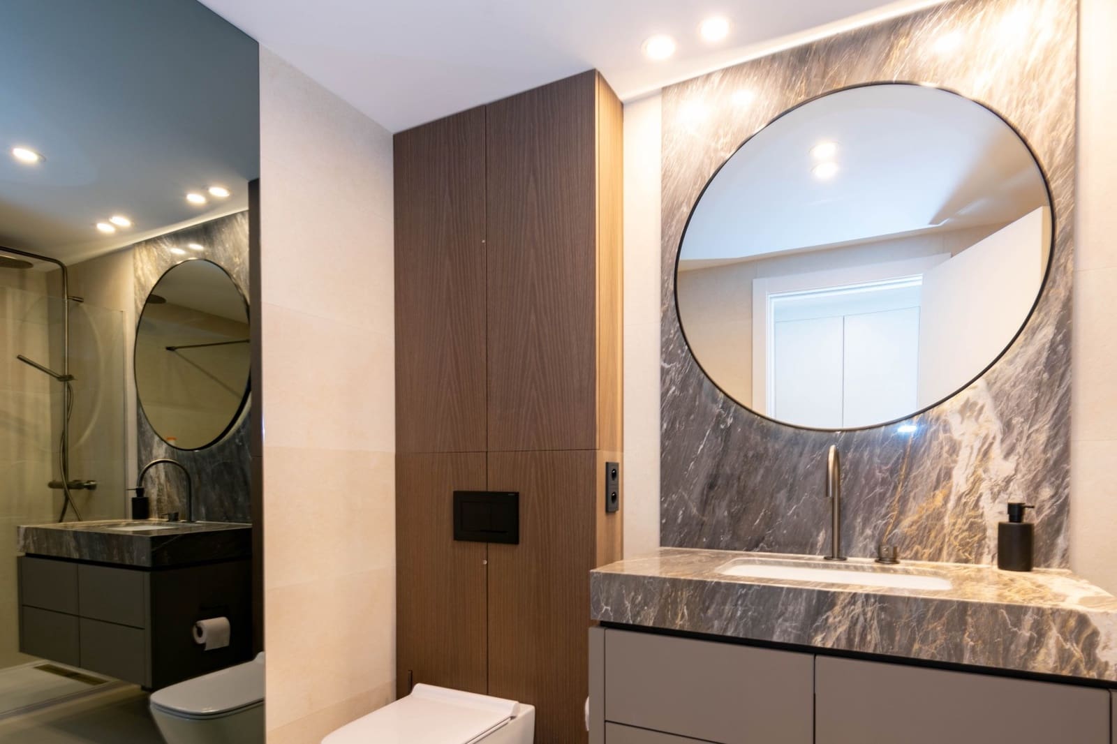 Ático de 3 habitaciones en Estepona en venta con piscina garaje - 1.390.000 € (Ref: 9999737)
