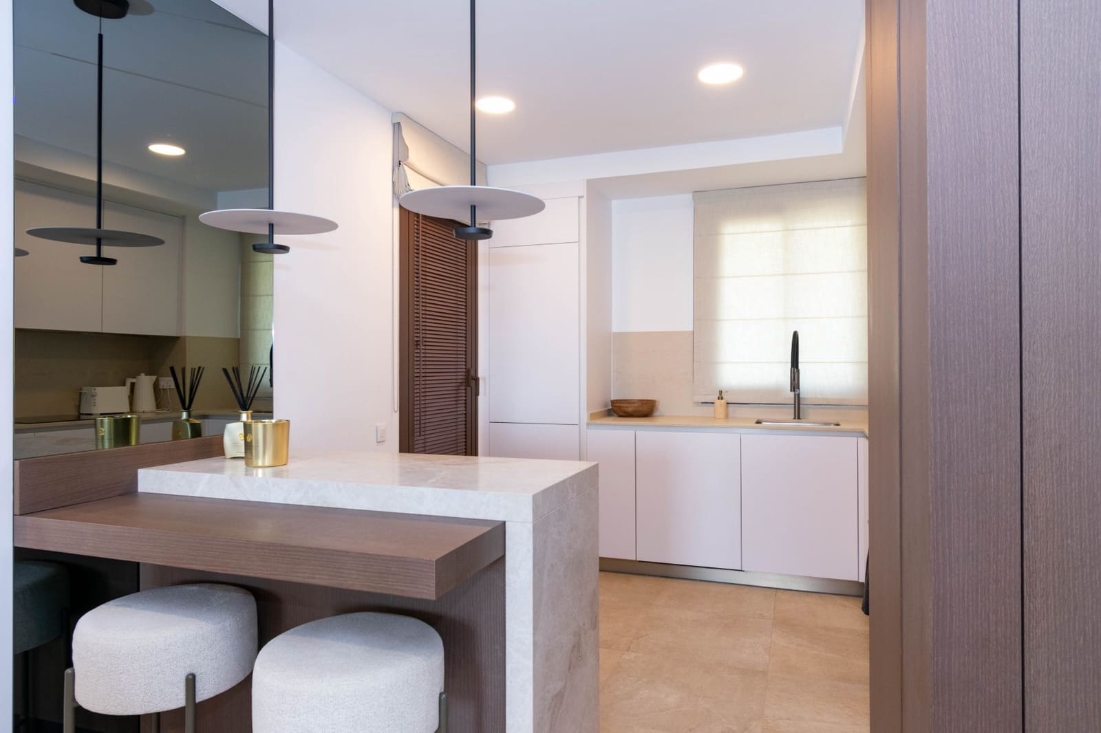 Ático de 3 habitaciones en Estepona en venta con piscina garaje - 1.390.000 € (Ref: 9999737)